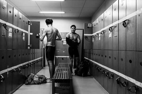 顎の動きを邪魔しない緻密な設計